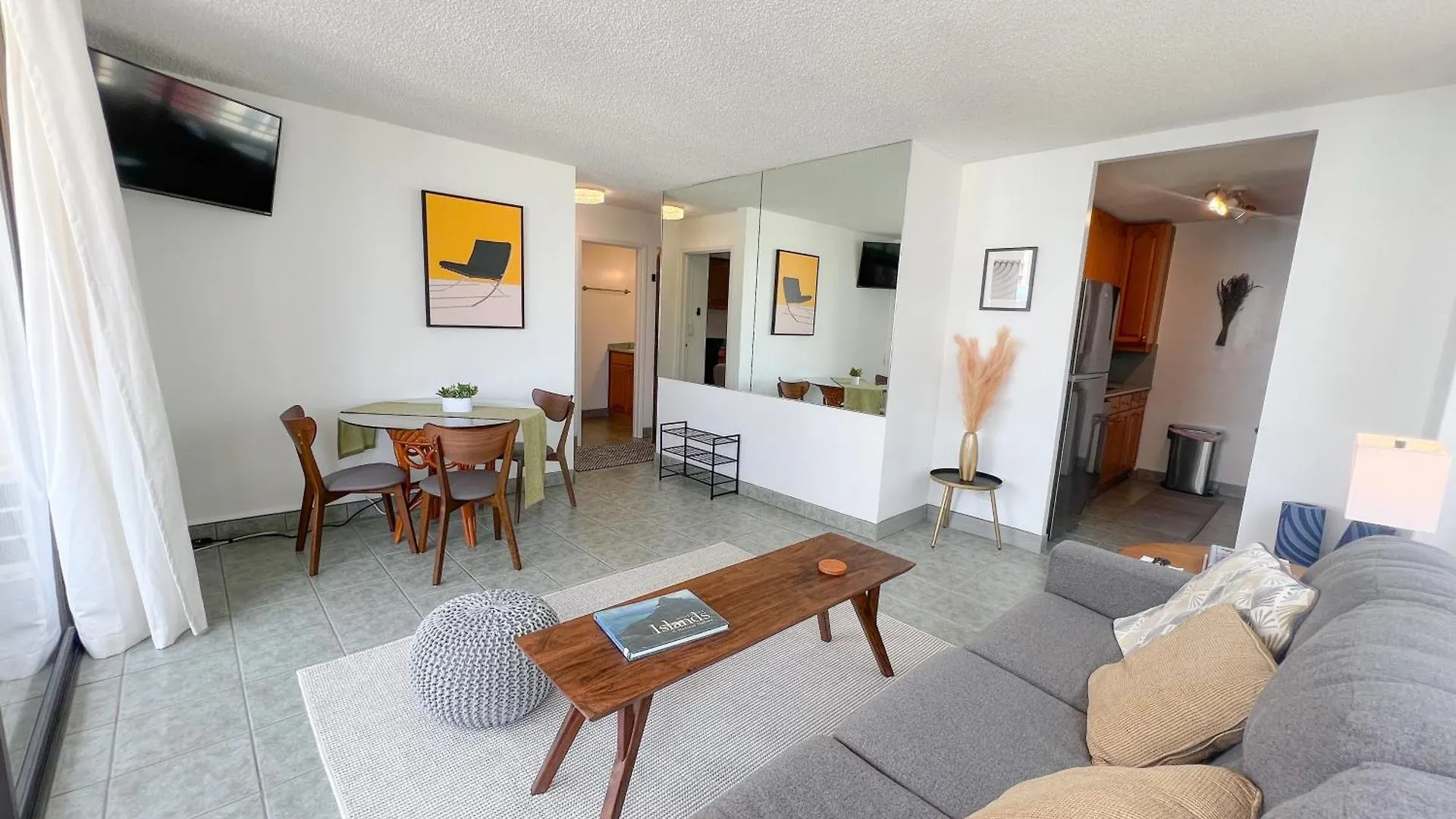 Serene Waikiki Skytower 1-Bedroom Condo Honolulu Apartment