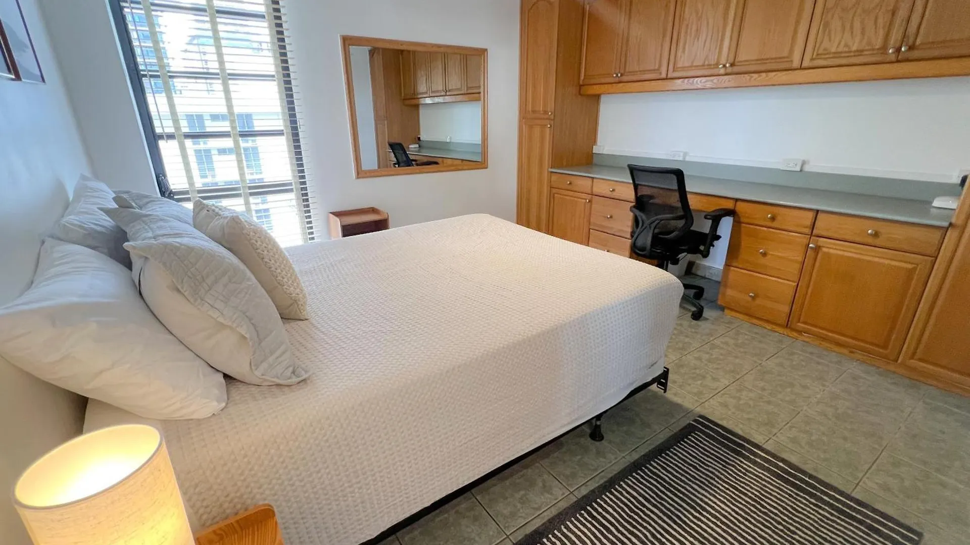Serene Waikiki Skytower 1-Bedroom Condo Honolulu